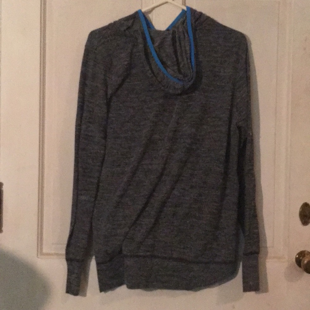 A gray pullover. - Picture 3 of 3